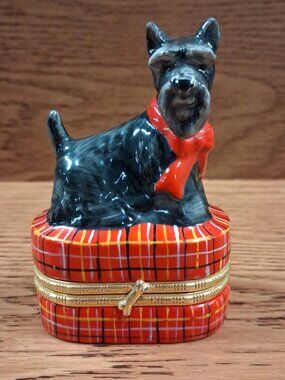 Vtg RGA Hand-Painted Porcelain Trinket Pill Box Scottie Dog Scottish Terrier Red